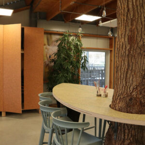 Natuurmonumenten | Hoeve Wielrevelt | tafel en kastdeuren