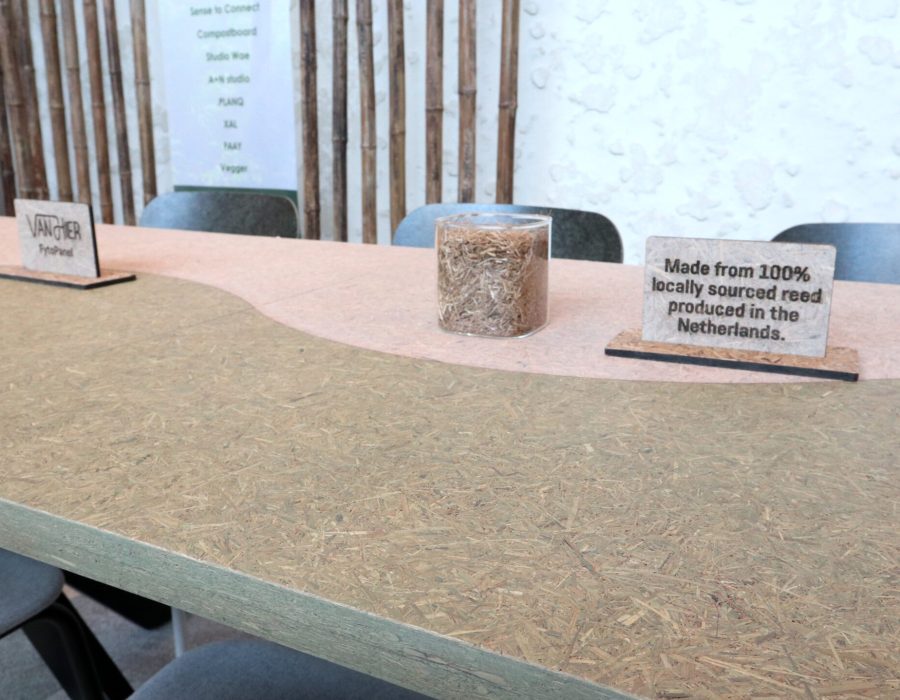 1. FytoPanel Vergadertafel_VanHier_Biophilic Design Academy